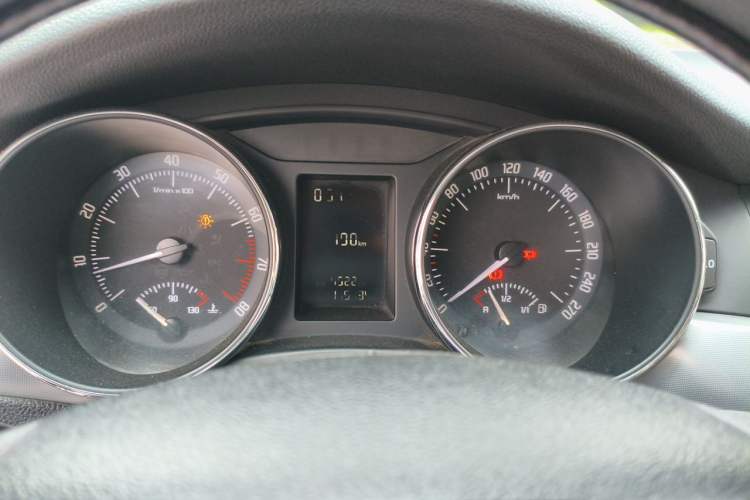 Used Skoda Superb 2010 1.4 TSI Manual Luxury Edition Instrument Cluster