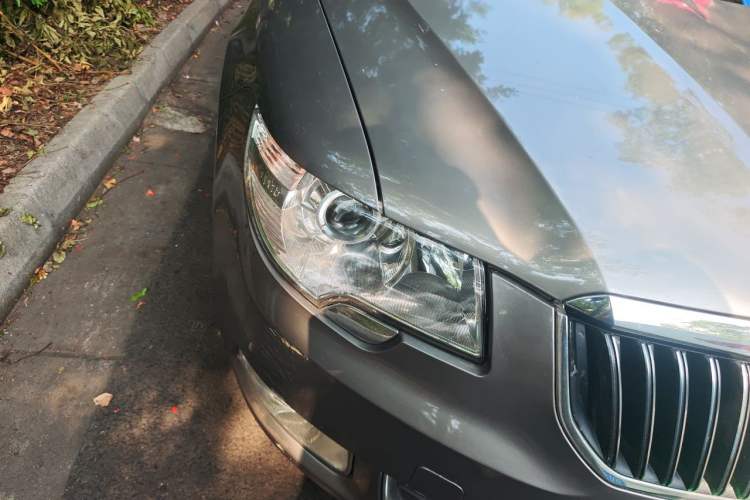 Used Skoda Superb 2010 1.4 TSI DSG Elegant Edition Right Front Headlight