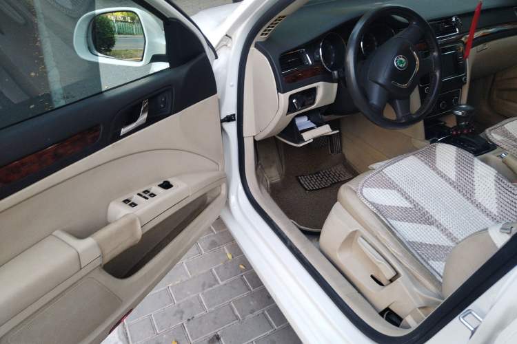 Used Skoda Superb 2010 1.4 TSI DSG Elegant Edition Driver Seat