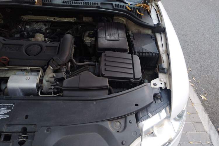 Used Skoda Superb 2010 1.4 TSI DSG Elegant Edition Engine Bay Left