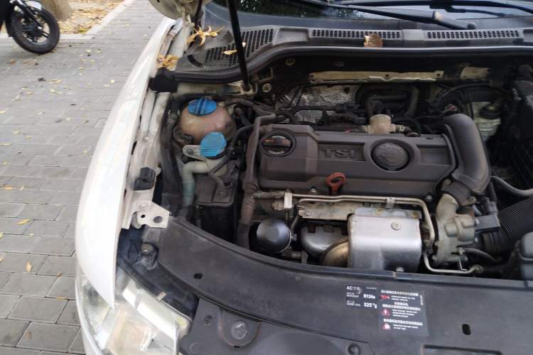 Used Skoda Superb 2010 1.4 TSI DSG Elegant Edition Engine Bay Right