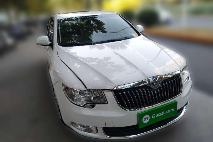 Used Skoda Superb 2010 1.4 TSI DSG Elegant Edition Front Right 45 Deg