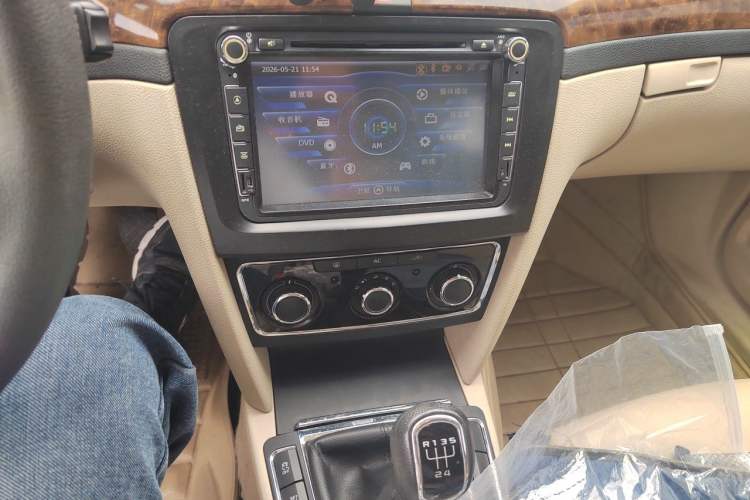 Used Skoda Superb 2012 1.8TSI Manual Elegant Edition Audio And AC Panel