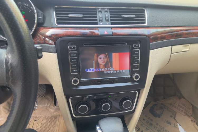 Used Skoda Superb 2012 1.8TSI Automatic Elegant Edition Audio And AC Panel