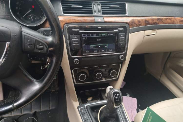 Used Skoda Superb 2012 1.8TSI Manual Elegant Edition Audio And AC Panel