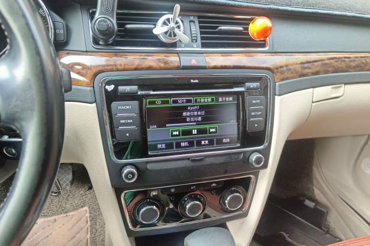 Used Skoda Superb 2012 1.8TSI Automatic Elegant Edition Audio And AC Panel