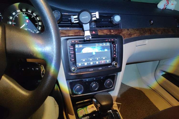 Used Skoda Superb 2012 1.8TSI Automatic Elegant Edition Audio And AC Panel