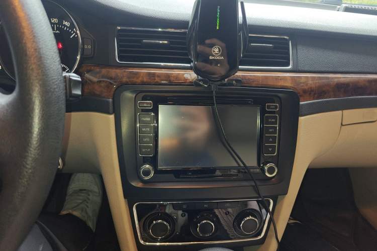 Used Skoda Superb 2012 1.8TSI Automatic Elegant Edition Audio And AC Panel