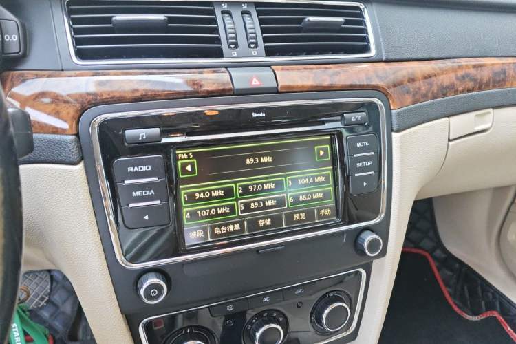Used Skoda Superb 2012 1.8TSI Manual Elegant Edition Audio And AC Panel