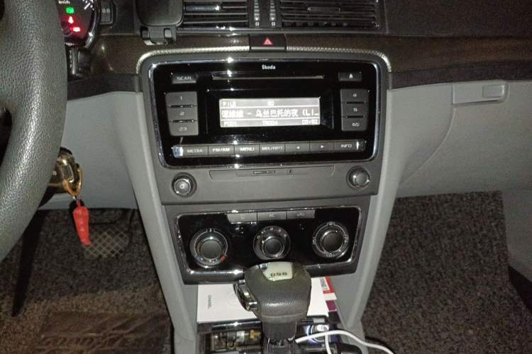 Used Skoda Superb 2012 1.4TSI DSG Zhiya Edition Audio And AC Panel