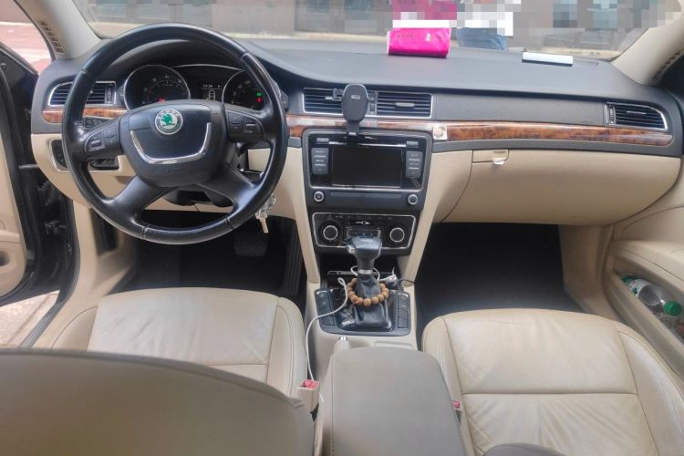 Used Skoda Superb 2012 1.8TSI Automatic Prestige Edition Center Console