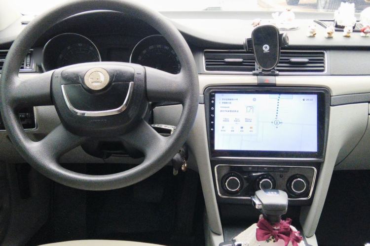 Used Skoda Superb 2012 1.4TSI DSG Zhiya Edition Center Console