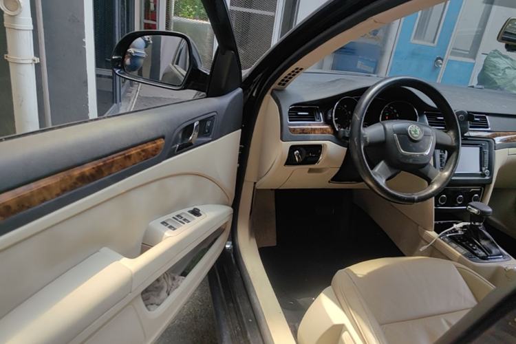 Used Skoda Superb 2012 1.8TSI Automatic Elegant Edition Driver Seat