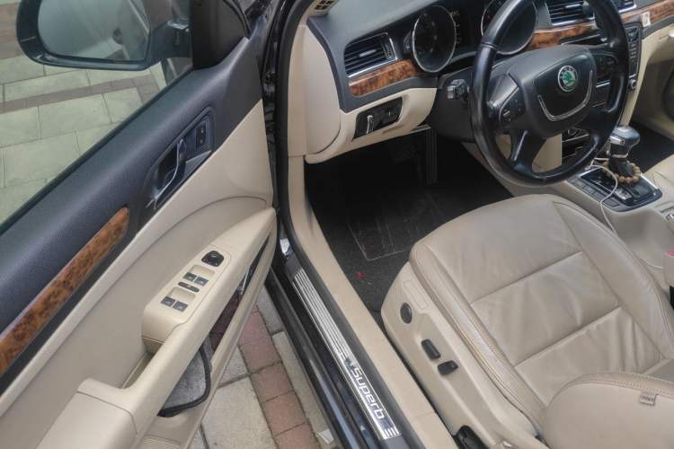 Used Skoda Superb 2012 1.8TSI Automatic Prestige Edition Driver Seat