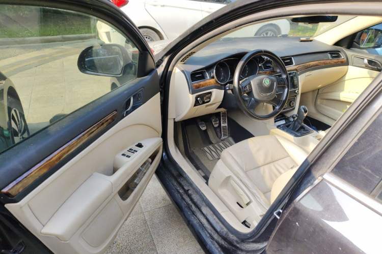 Used Skoda Superb 2012 1.8TSI Manual Elegant Edition Driver Seat