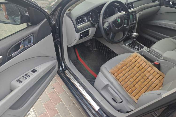 Used Skoda Superb 2012 1.4TSI DSG Elegant Edition Driver Seat