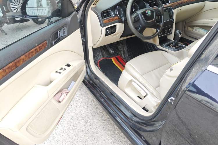 Used Skoda Superb 2012 1.8TSI Manual Elegant Edition Driver Seat