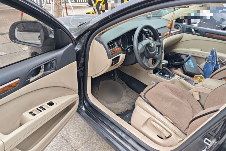 Used Skoda Superb 2012 1.8TSI Automatic Elegant Edition Driver Seat
