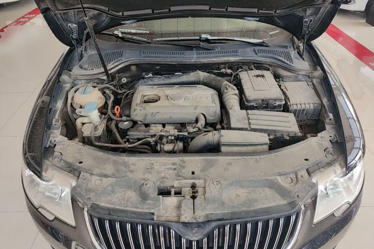 Used Skoda Superb 2012 1.8TSI Automatic Elegant Edition Engine Bay