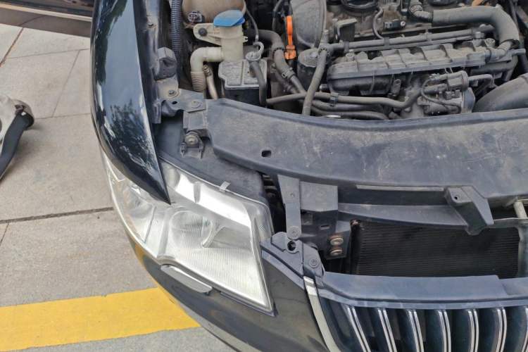 Used Skoda Superb 2012 1.8TSI Automatic Elegant Edition Engine Bay Right