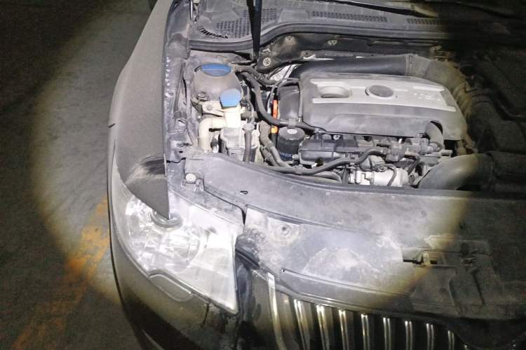 Used Skoda Superb 2012 1.8TSI Automatic Elegant Edition Engine Bay Right