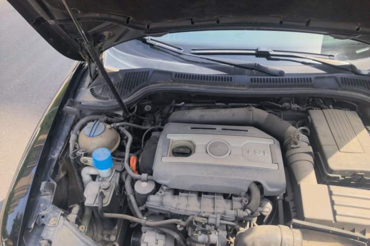 Used Skoda Superb 2012 1.8TSI Automatic Elegant Edition Engine Bay Right