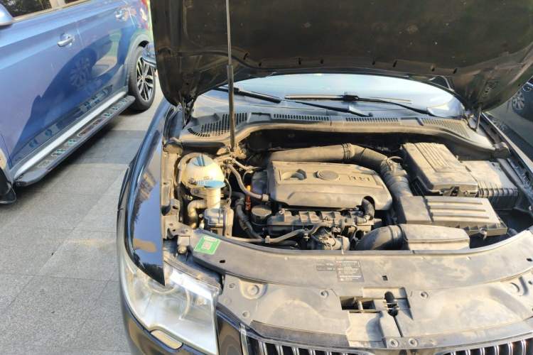 Used Skoda Superb 2012 1.8TSI Manual Elegant Edition Engine Bay Right