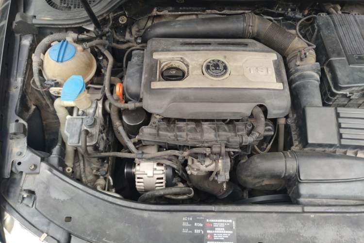 Used Skoda Superb 2012 1.8TSI Manual Elegant Edition Engine Bay Right