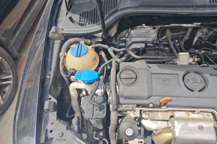 Used Skoda Superb 2012 1.4TSI DSG Elegant Edition Engine Bay Right