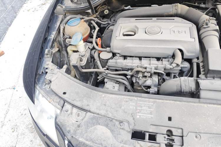 Used Skoda Superb 2012 1.8TSI Manual Elegant Edition Engine Bay Right