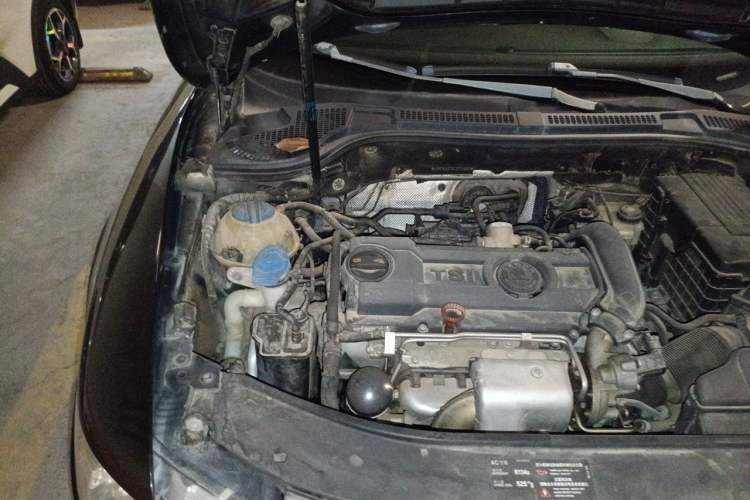 Used Skoda Superb 2012 1.4TSI DSG Zhiya Edition Engine Bay Right