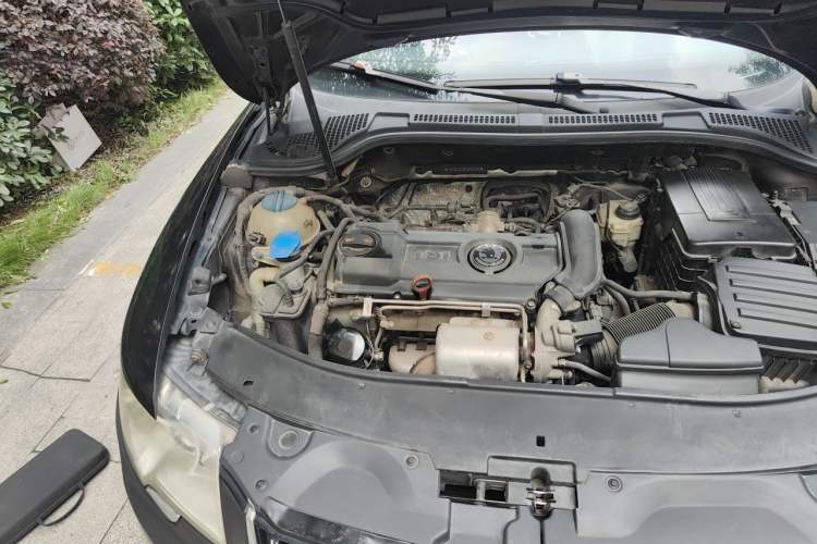 Used Skoda Superb 2012 1.4TSI DSG Zhiya Edition Engine Bay Right