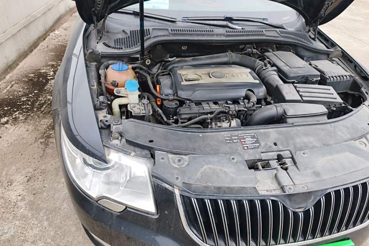 Used Skoda Superb 2012 1.8TSI Automatic Prestige Edition Engine Bay Right