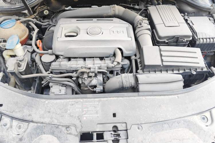 Used Skoda Superb 2012 1.8TSI Manual Elegant Edition Engine Bay