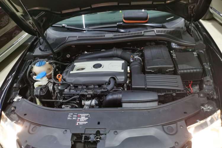 Used Skoda Superb 2012 1.8TSI Automatic Elegant Edition Engine Bay