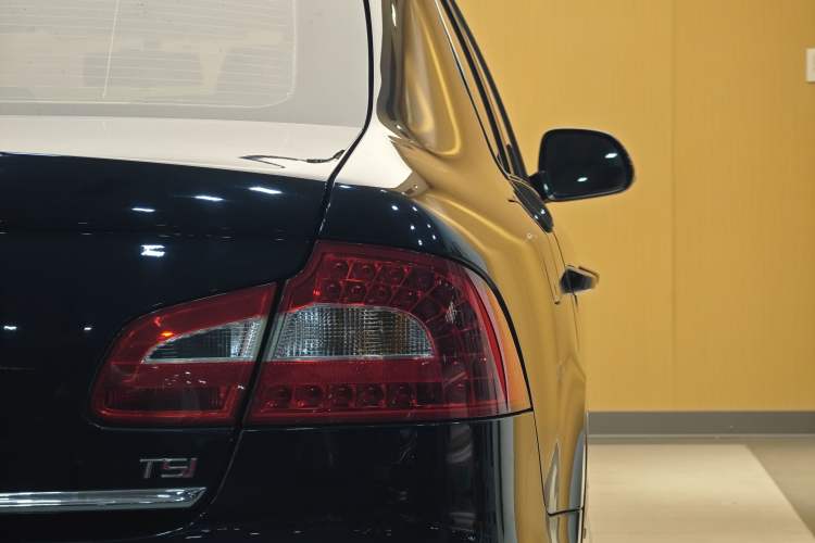 Used Skoda Superb 2012 1.8TSI Automatic Elegant Edition Exterior 7