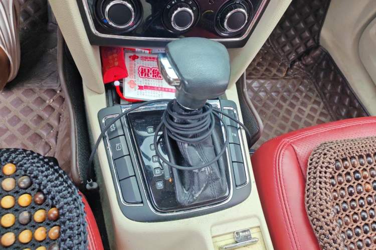Used Skoda Superb 2012 1.8TSI Automatic Elegant Edition Gear Lever