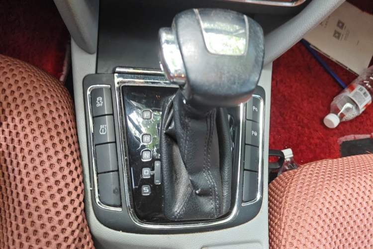 Used Skoda Superb 2012 1.8TSI Automatic Prestige Edition Gear Lever