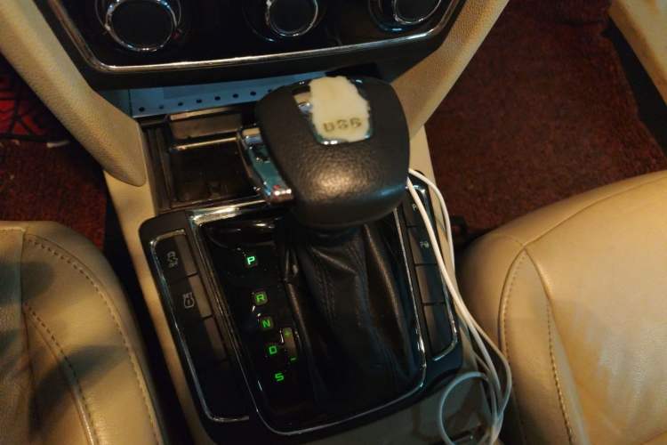 Used Skoda Superb 2012 1.4TSI DSG Elegant Edition Gear Lever