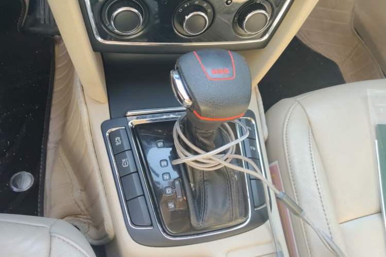Used Skoda Superb 2012 1.4TSI DSG Elegant Edition Gear Lever