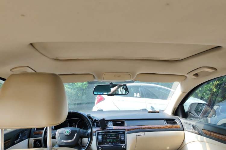 Used Skoda Superb 2012 1.8TSI Manual Elegant Edition Headliner