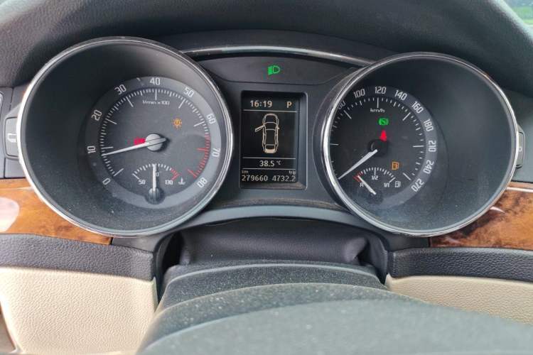 Used Skoda Superb 2012 1.8TSI Automatic Elegant Edition Instrument Cluster