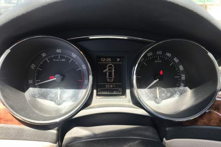 Used Skoda Superb 2012 1.8TSI Automatic Elegant Edition Instrument Cluster