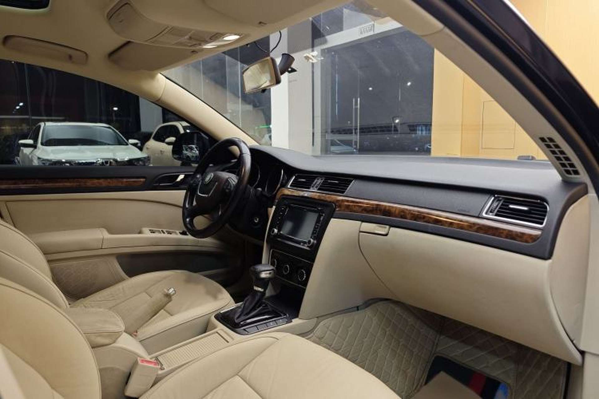 Used Skoda Superb 2012 1.8TSI Automatic Elegant Edition Interior 11