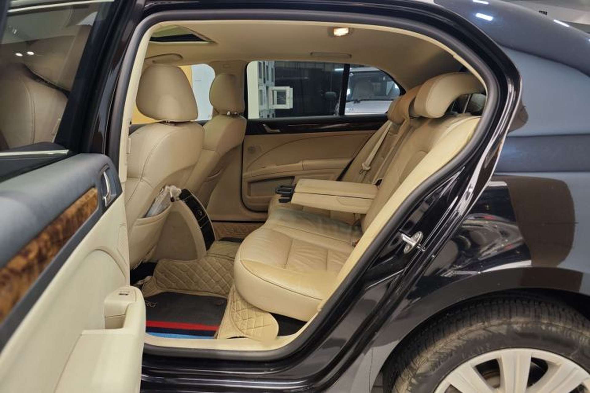 Used Skoda Superb 2012 1.8TSI Automatic Elegant Edition Interior 12
