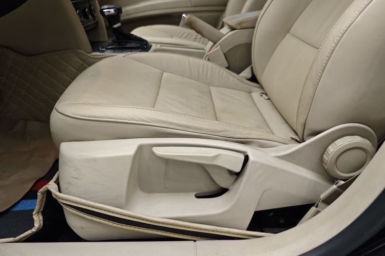 Used Skoda Superb 2012 1.8TSI Automatic Elegant Edition Interior 2