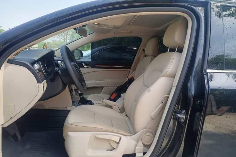 Used Skoda Superb 2012 1.8TSI Automatic Elegant Edition Interior 2