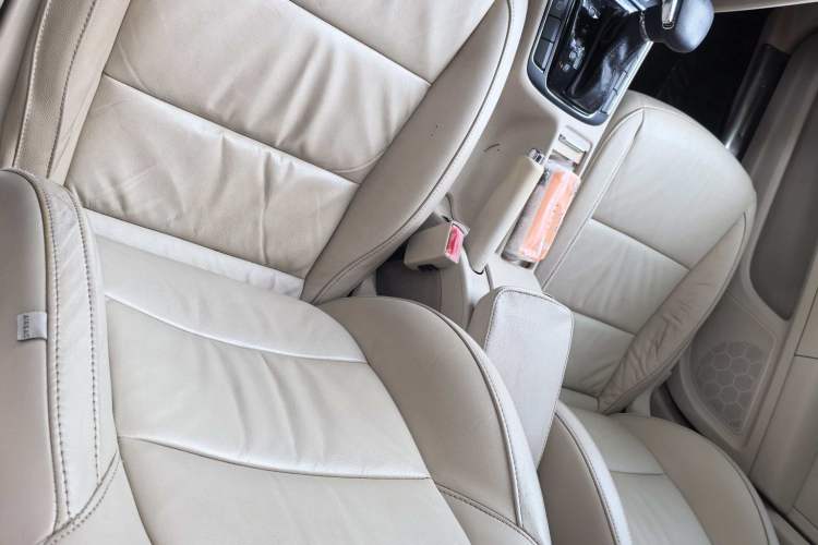 Used Skoda Superb 2012 1.8TSI Automatic Elegant Edition Interior 6