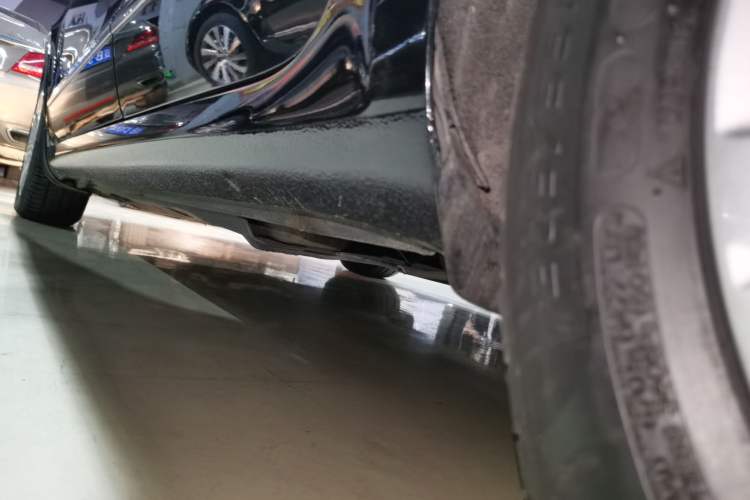 Used Skoda Superb 2012 1.8TSI Automatic Elegant Edition Left Side Sill