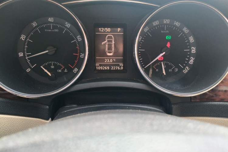 Used Skoda Superb 2012 2.0 TSI Automatic Luxury Edition Odometer Close Up